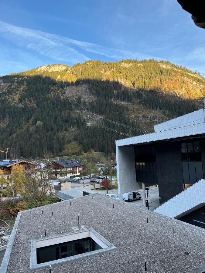 Center Rooms & Apartments Mayrhofen Exterior photo